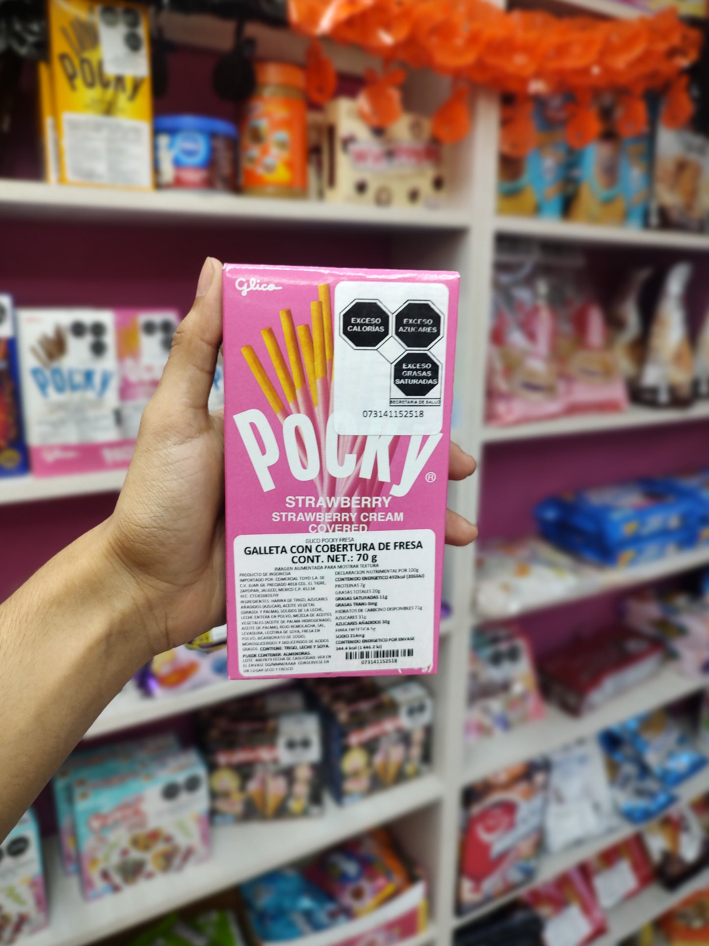 Pocky strawberry